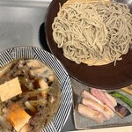 よし蔵 - つけ鴨汁十割蕎麦（黒）¥1,390