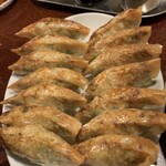 ぎょうざ屋 - 薄皮パリッ　餡がたっぷりジューシー　2人前