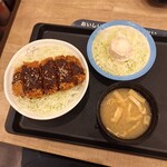 松のや - 料理写真:味噌ロースかつ丼、ポテキャベ、サービスの味噌汁