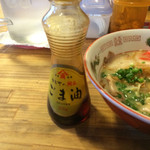 三徳らーめん - ごま油を入れると味が変わります。