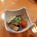 や台ずし - お通しの煮物