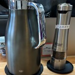 創作麺 ひとすじ - 胡椒は自動ミルに入っています。