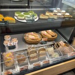スターバックスコーヒー - 魅惑のコーナーは、まいう〜ゾロリ屋根(*´꒳`*)