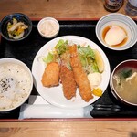 こなや - エビフライと岩ガキのフライ＆ミニチキンカツ 1,100円