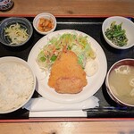 こなや - 前々回のアジフライ＋一口チキンカツ