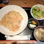 こなや - 前々々回の日替り（カニ玉飯）