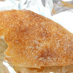 コム・シノワ - ラ クロンヌ ドゥ ビュゼイ　（ドーナツ型のフランスパン）