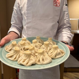 大人気のヒンカリ（ディナー帯限定）