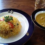 インド料理専門店 ケララハウス - シーフードビルヤーニーとチキンカレー