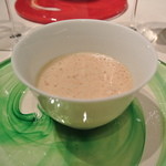 Astrance - パンのトーストのスープ