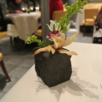 Astrance - テーブルの上のお花