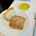 MILANO｜GRILL - フォカッチャ　ライ麦パン