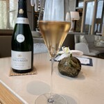 est - シャンパンいただきます