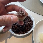 est - 蕎麦の蜂蜜を使ったお茶菓子