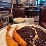 Irish Pub ブライアンブルー 本店 - ランチの黒ハヤシライス