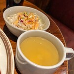 Irish Pub ブライアンブルー 本店 - ランチのサラダとスープ