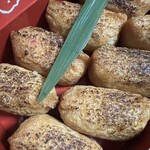 白金や - 笹を添えてあります。こういうの大事。