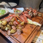 シュラスコ 肉寿司食べ放題 夜景肉バル サルーテジャポン - 