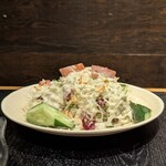個室居酒屋厨房 はちまる - 【 シーザーサラダ 】野菜モリモリ！ボリューム満点のシーザーサラダ。ドレッシング多め