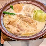 おでん屋たけし - 洋風おでん(鶏肉、ロールキャベツ、焼売、トマト、ヤングコーン、いんげん、タマネギが入っています)