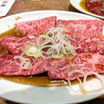 炭火焼肉 大将軍 - 見ためは美しいものの、ちょっと脂に品がなく感じました