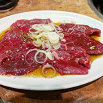 炭火焼肉 大将軍 - ロース1,200円。もも肉のような食感で残念