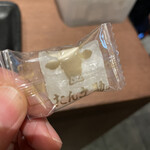 たん之助酒場 - 最後のレジ横でお口直しにと飴まで