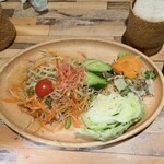 タイサバイ - ソムタム¥1,090 & カオニャオ（もち米）¥473