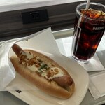 ドトールコーヒーショップ - 料理写真:チーズソースフライドオニオンドッグ390円
アイスコーヒーS 280円