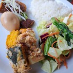 THE CORE KITCHEN/SPACE - 