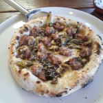 イルポッジョ - サルシッチャとスモークチーズのピザ２０１５，１