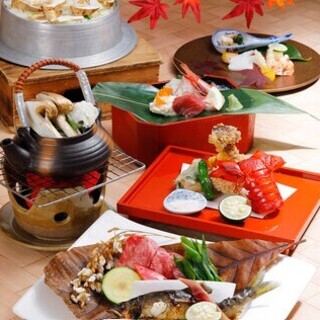 お祝いや法事などを美濃吉の懐石料理でおもてなしいたします。