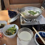 そば処 湧水 - 湯豆腐、山菜、小松菜、いいちこ蕎麦湯割