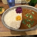 よすが舎 - 月替り ポークビンダルーご飯大盛り、ミニカレー 週替り バターチキンカレー