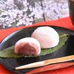 伊勢神宮内宮前 岩戸屋 - 桜岩戸餅（さくらいわともち）イメージ