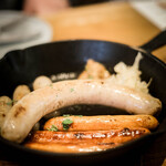 ニホンバシ ブルワリー トウキョウステーション - ソーセージ盛り合わせ