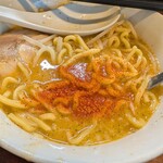 ねじ式 - 唯一の味変アイテムである一味。好きなように掛けましょう。
