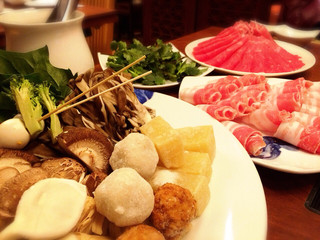 新宿で鍋を食べるならココ 鍋料理が評判の人気店14選 食べログまとめ