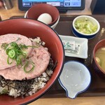 すき家 - 料理写真:まぐろたたき丼特盛
+3点セット+温玉変更(味噌汁、漬物、温泉卵)
+山かけとろろ単品
990円+200円+20円+210円