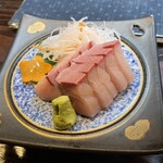 楽食家たちかわ - ブリ刺し