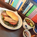 喫茶と菓子 登川 - 