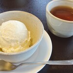 茶飯二月 - バニラアイス