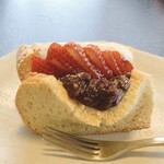 茶飯二月 - 連れの分　イチゴとアンコのシフォンケーキ