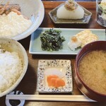 茶飯二月 - 本日のランチB  焼き鮭のムニエル