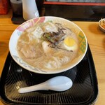 拉麺處 丸八 - ワンタン麺