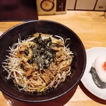 大衆そば酒場 しのぶ庵 - 料理写真: