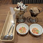 ガスト - 注文：マロン珈琲ゼリー ＆ チョコバナナサンデー ＆ 追加トッピングのカラースプレー