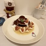 パティスリー ドュ ジュール ジュイサンス - ティラミスのほろ苦いのとマルカルポーネの組み合わせに甘いイチジクがプラスされてめっちゃ美味しかった！