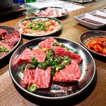 炭火焼肉 牛牛 - 