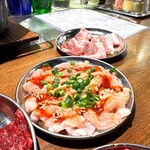 炭火焼肉 牛牛 - 